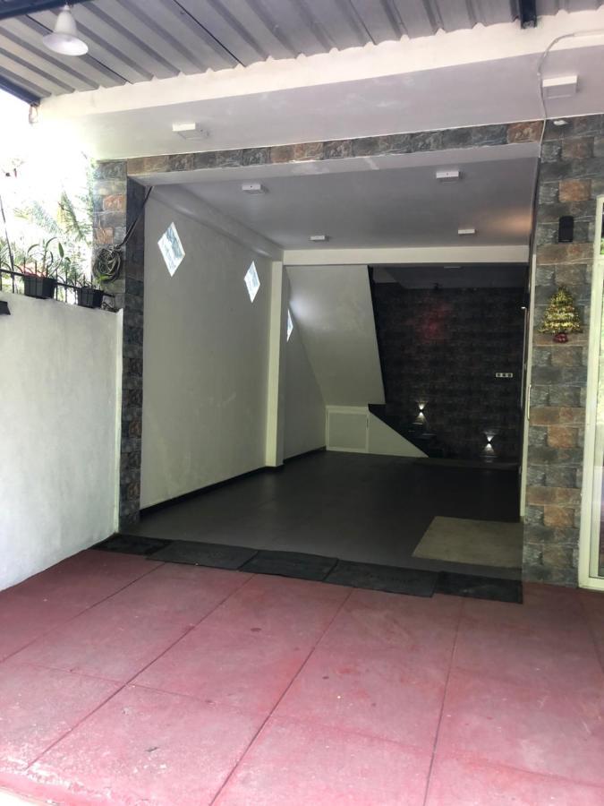 Jenushi Homestay كاندي المظهر الخارجي الصورة