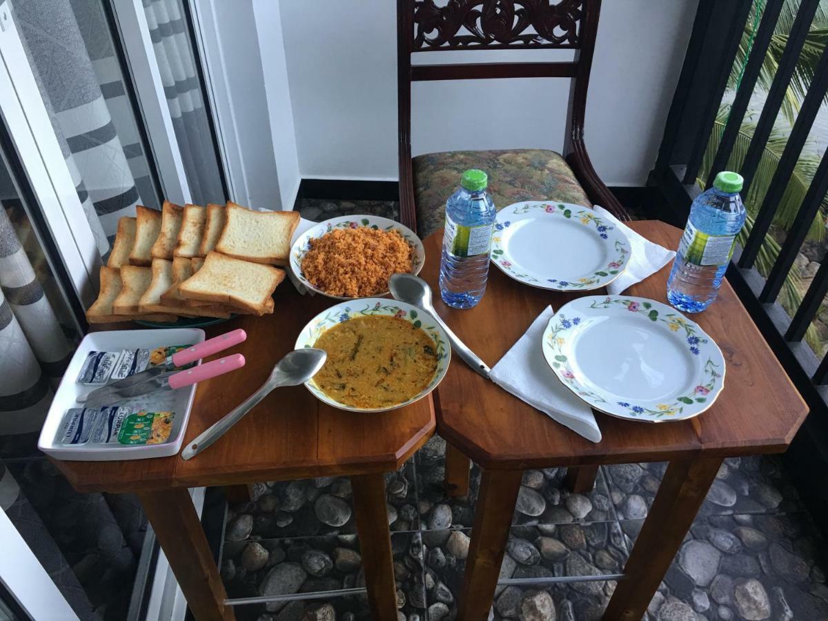 Jenushi Homestay كاندي المظهر الخارجي الصورة