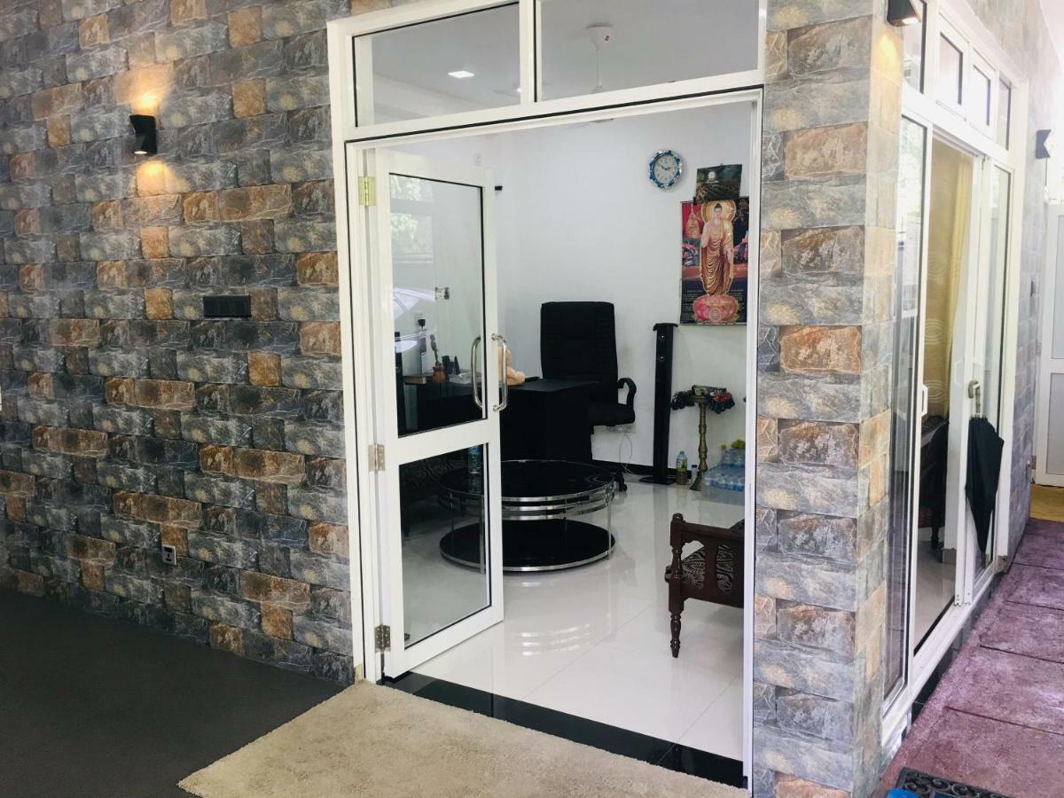 Jenushi Homestay كاندي المظهر الخارجي الصورة