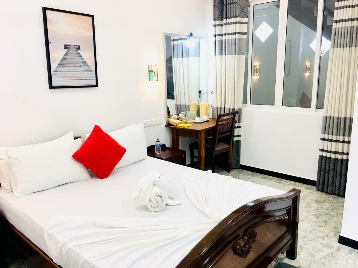 Jenushi Homestay كاندي المظهر الخارجي الصورة